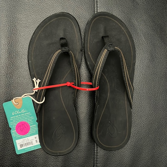 ‘Aukai
Women’s Leather Sandals - Picture 1 of 3